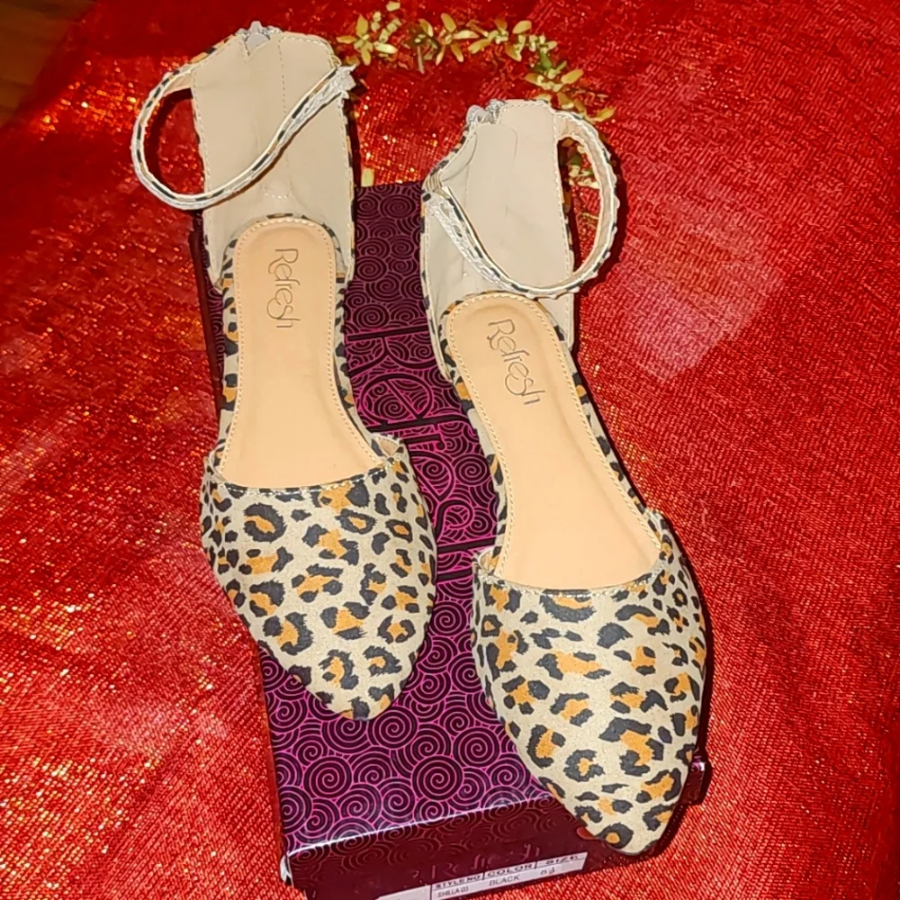 Shoe - Picture 1 of 4